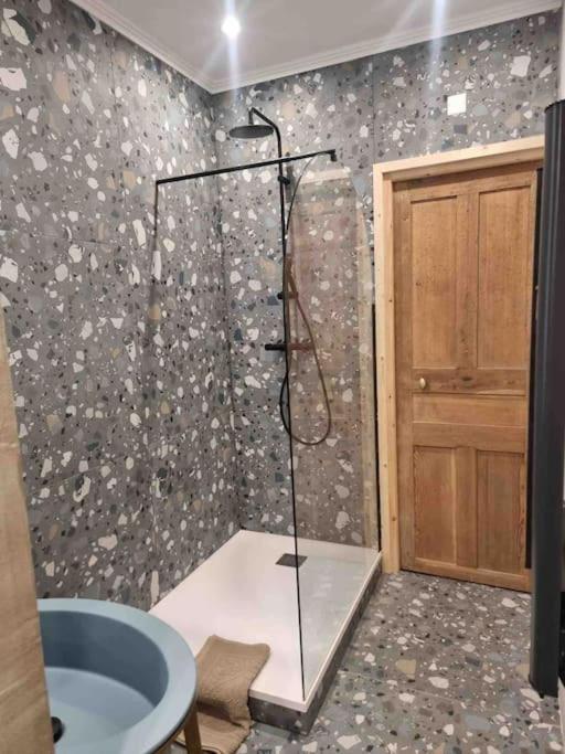 Appartement Au Coeur De La Ville Корт Экстерьер фото